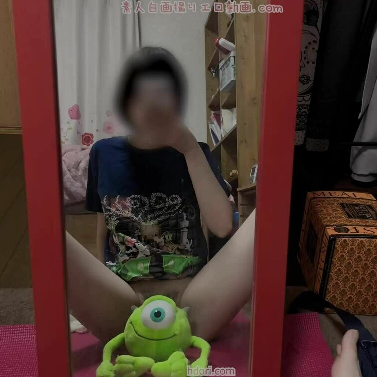 ぬいぐるみでアソコ隠してみた♪