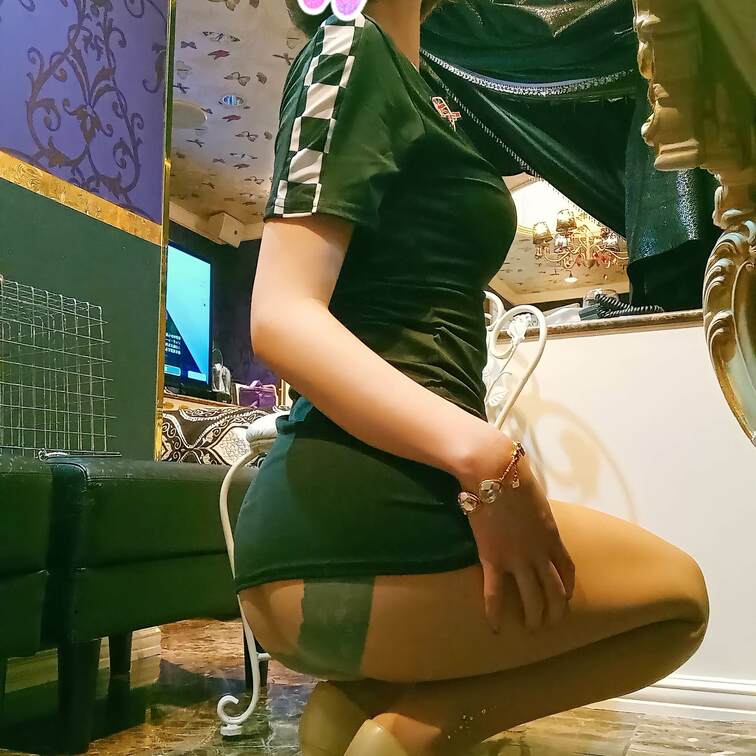 やはり…
どんな体勢でも隠しきれないSiri🍑
ドドドドドド―――(ﾟдﾟ)―――ン!