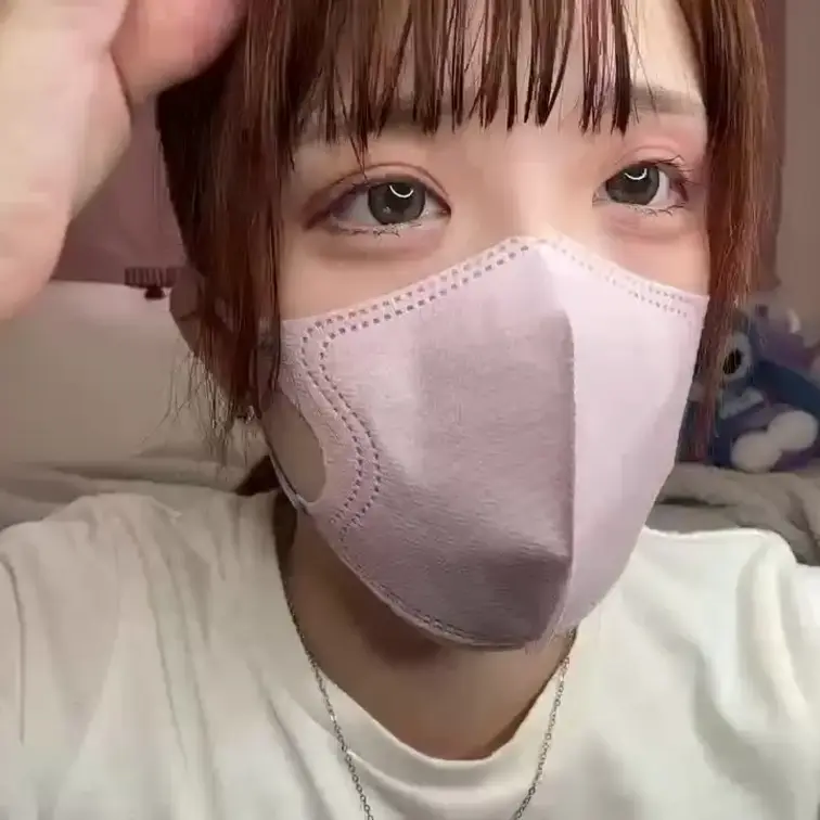 【みれい 20 歳】

みれいさんのライブ配信動画です
生ライブ配信だと、1 回の有料配信を視聴すると、おおよそ平