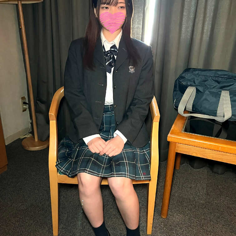 【個人撮影】○○○かんなちゃんと初めてのパパ活_素朴な雰囲気だけど隠れ巨乳の制服女子※イキ乱れる姿から中出しまで完全収録