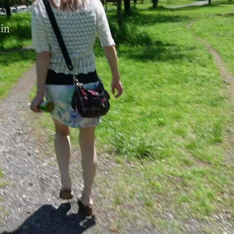 偶には、非エロもいかが🥰
こんなふうに歩いている人を見かけたら、クリンですシリーズ🤣🤣🤣天気が良くて暑いくらいです🎉