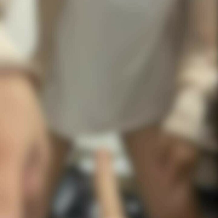大好きなおちんぽの上でスクワット❤️
最初は上手に着地できないなぁ😣
でもだんだん…♡♡♡
くちゅ♡くちゃ♡音よく