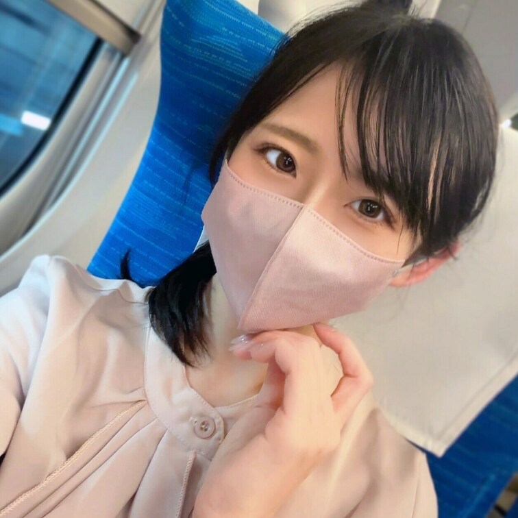 今日は少しだけ冒険してみました・・・
あまりにも隣の人の視線が気になりすぎて本当に少しだけ冒険
露出ってドキドキしま