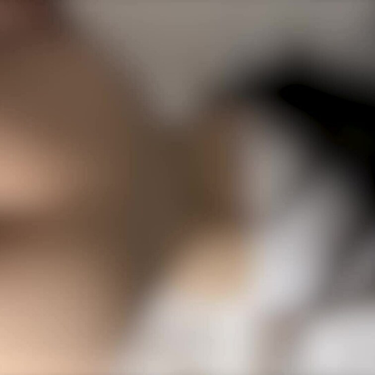 2回目のハメ撮り〜オナホ代わりに射精されました〜

いきなり家来て！って呼び出された
何だろと思って行ったら
急