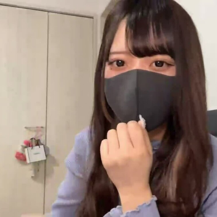 【りん 18 歳】

りんさんのライブ配信動画です
生配信 だと、1 回の有料配信を視聴すると、おおよそ平均 5,