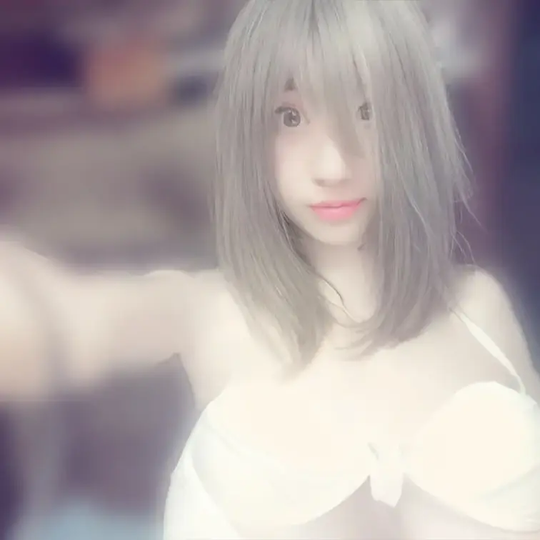 定番の白ビキニ、無料さんむけにもう一枚💕