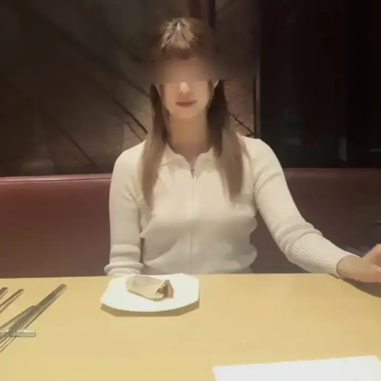 食べるところが　エロいと女友達に言われたので