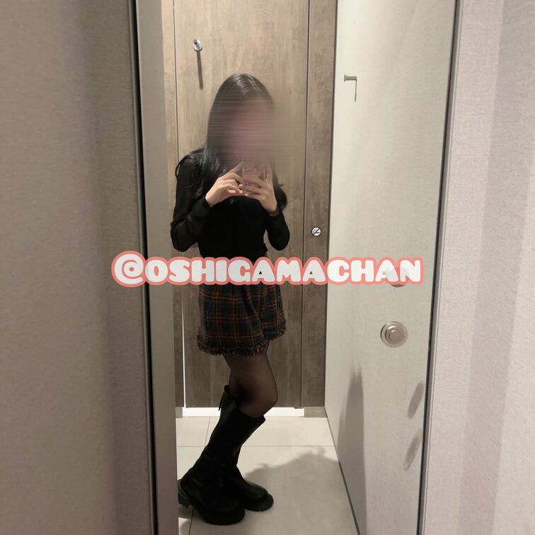 👉スワイプして見てね👉
真面目にお仕事中だよ👩💻
みんなの可愛いが欲しいの🥹💓🙏