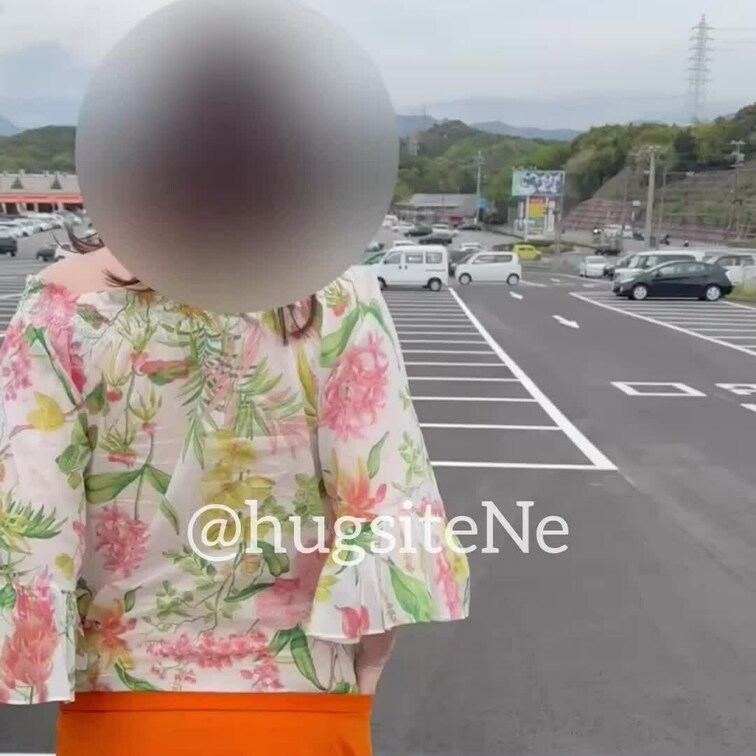 和歌山のとある所で、お尻🍑露出🤭💕
久しぶりのお昼露出でドキドキしたよーー💓