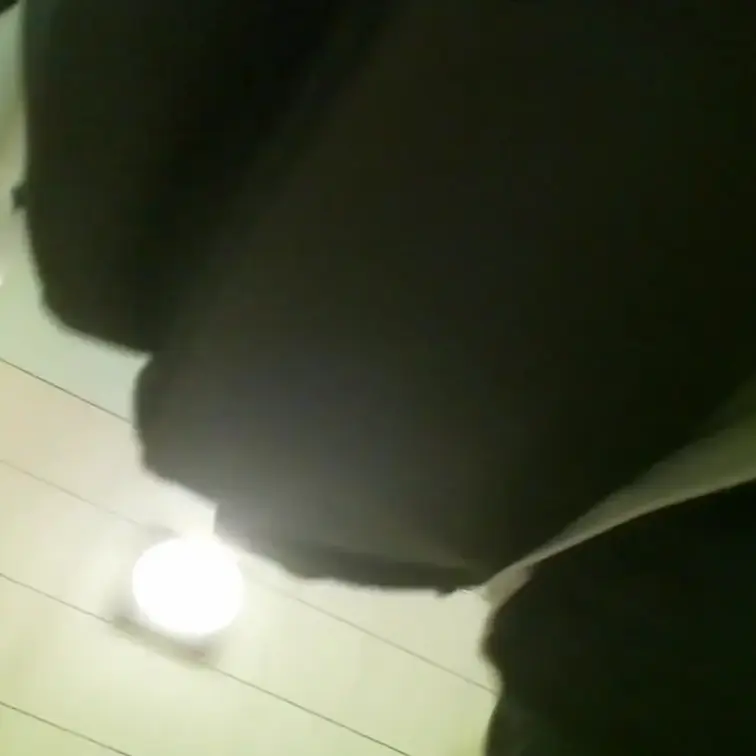 【83人目】　ミニスカ　黒パン　プリ尻

黒パンだけどミニスカでプリ尻すぎてめちゃくちゃ粘着して撮っちゃいました
