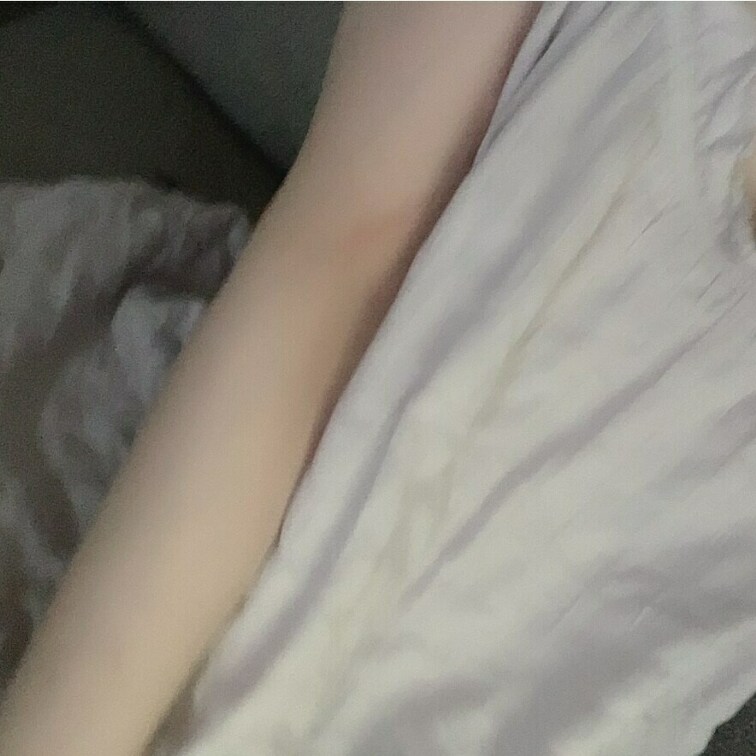ムラムラな日…♡
あるよね♡

おぱんちゅちらり///

恥ずかしいからちょっとだけ♡


太もものホク
