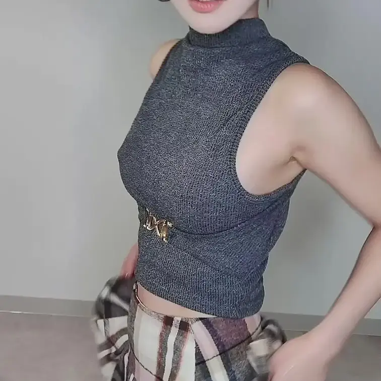 【07:14】初♡アナルプラグ

初めてアナルに挿入してみた動画です...♡

この動画を撮る前にイチヂク浣腸を