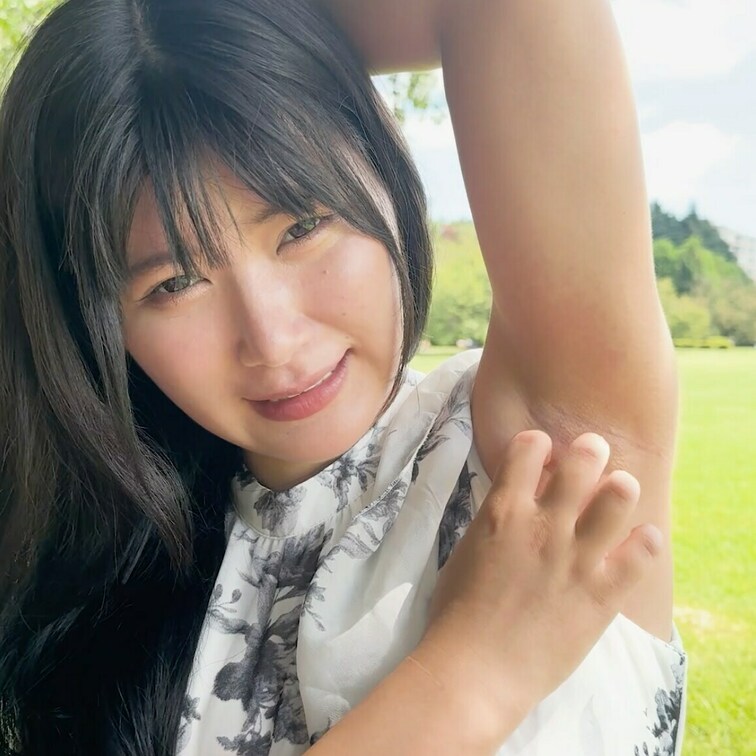 「【くすぐり】緑が綺麗な木のしたで美女の脇くすぐり」新レーベル【空と緑とくすぐりと】Vol.1 有加里ののか② HD V
