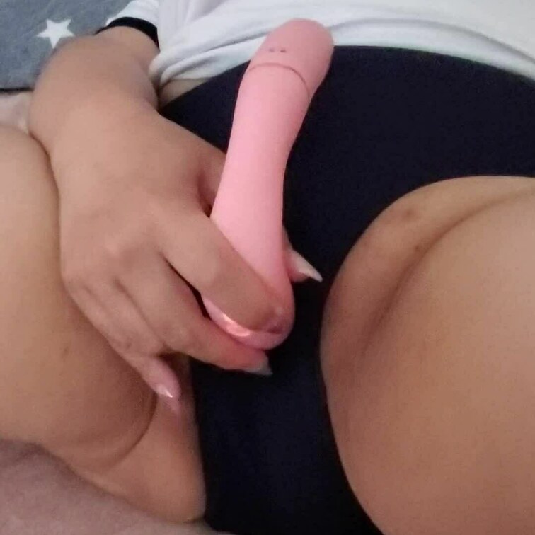 ブルマー着用して妻のオナニー