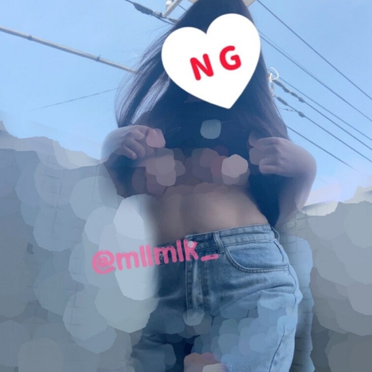 Twitterに載せた、露出写真のカラーver.です😌
ここだと肌色多めのお写真でも気にせず投稿できるからいいなあ…