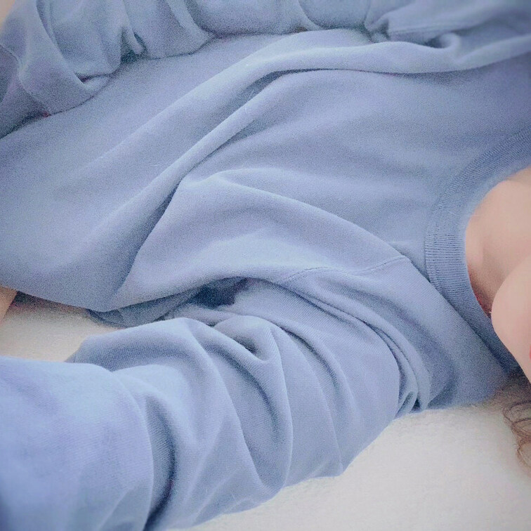 【全3枚】
Twitterでお尻も弾かれたからふて寝からのノーブラ突起♡
ワンコインでmyfans応援して(⑉• •