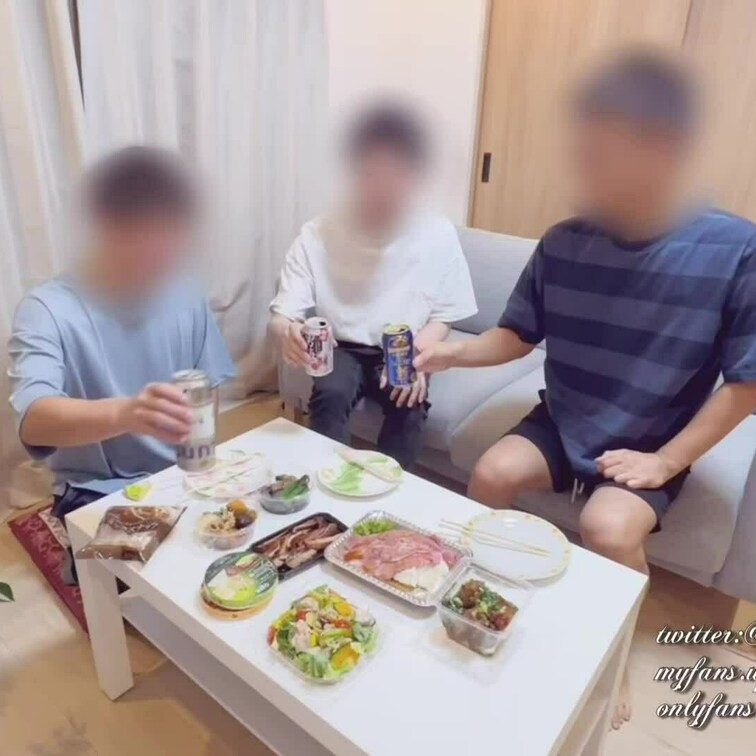 バリタチ3人の宅飲み会で、肉便器を交互に廻してみた。(前編)