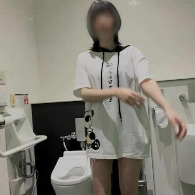 某ショッピングモールのといれで全裸に♡
某ショッピングモールのといれで全裸に♡

なんか最近の多目的といれってぴー