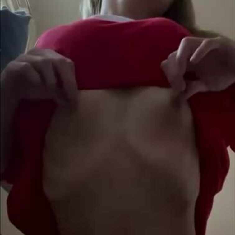 乳感度マジキチ♥️
パイパンまんこにディルドぶち込みながら、おっぱいのＧスポ（スペンス乳腺）でまじイキ😍
乳房全体が