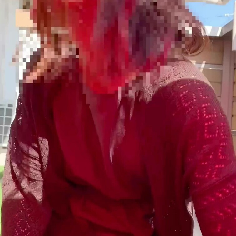 ワンタッチテントのみで死角を作って、
お口でご奉仕しました😊❣️
外ってドキドキですね🥹
途中2分ほど音消してます