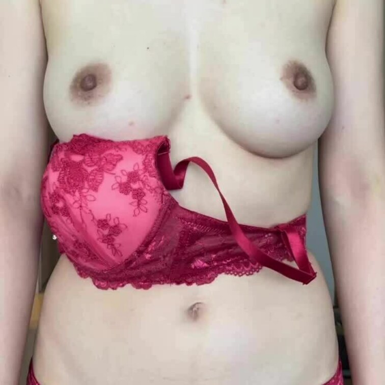 レッドブラ・パンティ❤️
こんな下着で仕事へ行っている妻です❤️



❤️値下げのお知らせ❤️
 
 日