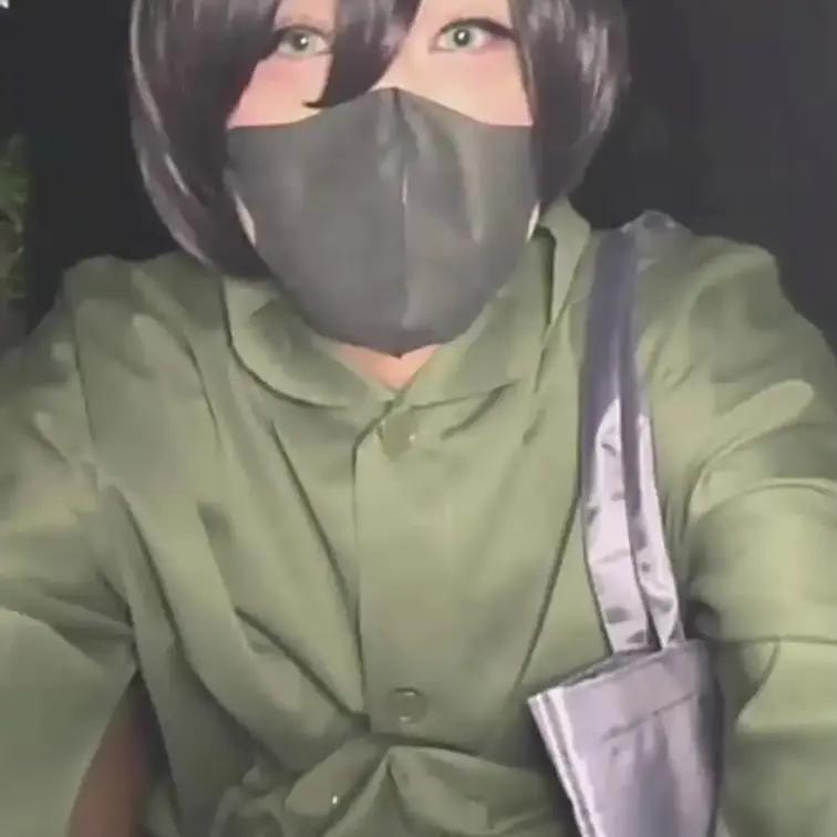 バニーメイドのコスプレで野外にて…