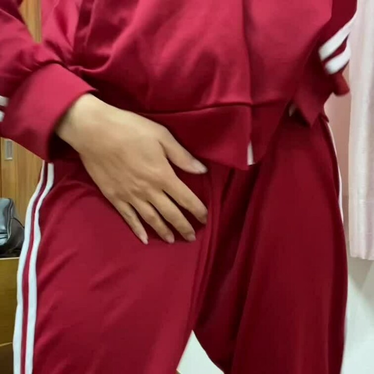 無料サンプル【🔞📹】誰かの机でしちゃいました🥰

えっちな体操服。誰もいない教室。こんなの我慢出来ないに決まってるじ