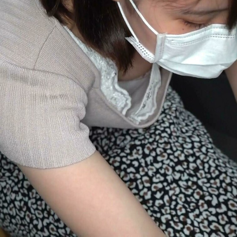 ちょい見せ。本編はこちらから→
#13【陶芸体験中の胸チラ】ハミ毛やばすぎｗ浮きブラ前屈み胸チラでブラから乳首が見えて