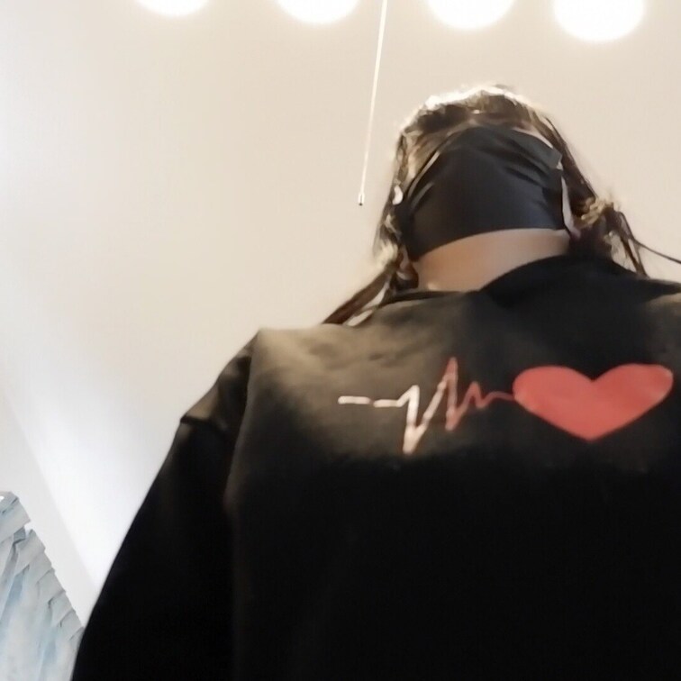 予告画像です。みずきに着衣のままいろんな体位をとってもらいました。動画公開をお楽しみに。

セクシーアイドル虎の穴・
