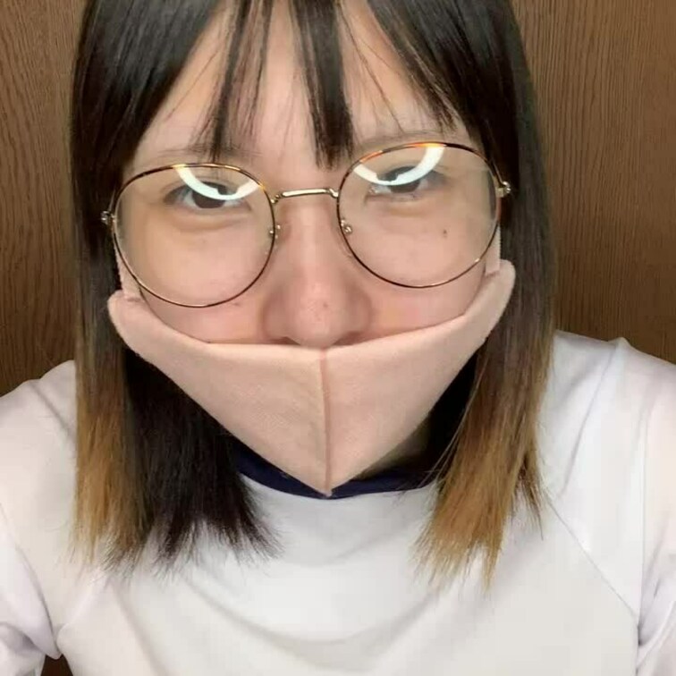 指は鼻を通りますよ。
セプタムの最高峰だと思います。