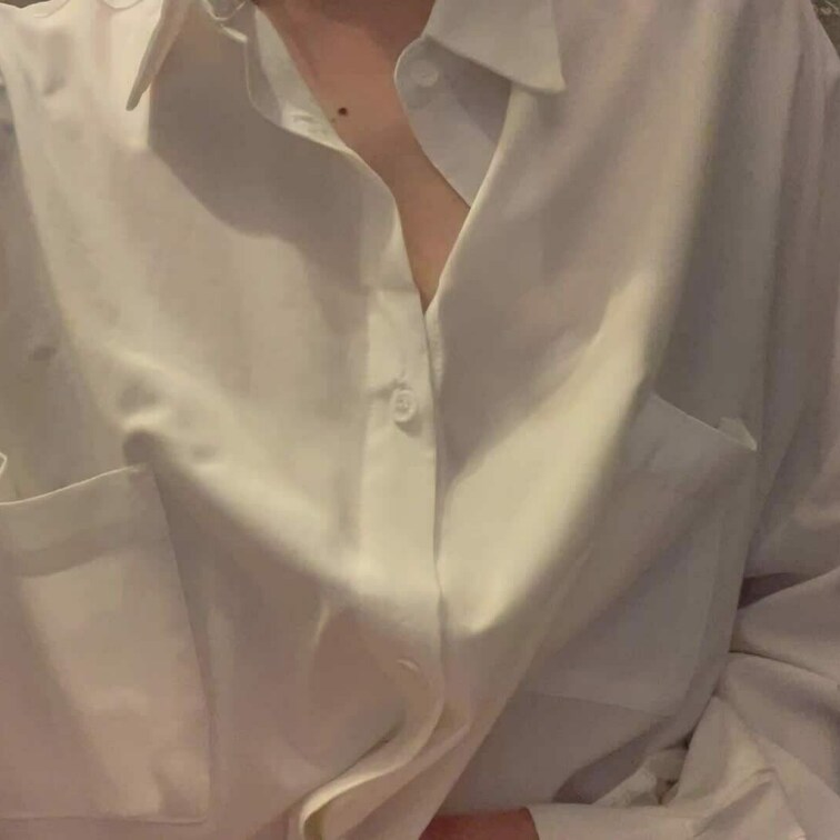 ワイシャツの上から乳首オナニー気持ちいい♡