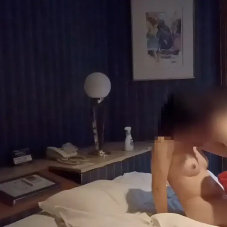 まさかの芸能人の卵？ナンパで出会い十分の甲子園のビール売り子JD6

　吸うやつ入れながらのギューはやばいね？
キ