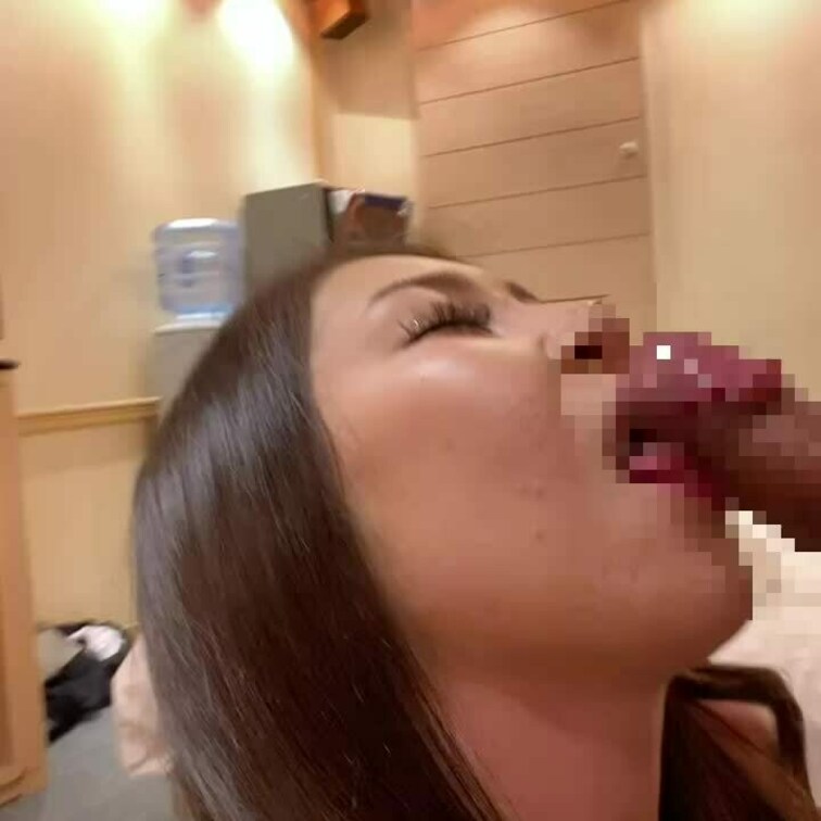 「おちんちんいっぱい舐めてあげるね」からのチンポキスの嵐。。

破壊力がやばく、これだけで何回か抜いてしまいました。