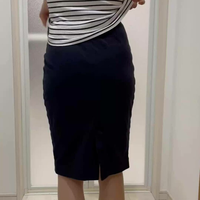 脱衣所❤️もはやブラとパンティの意味をなしていないレベルの面積の少ない下着…清楚な服にこんな下着で美人妻は夜外出していま