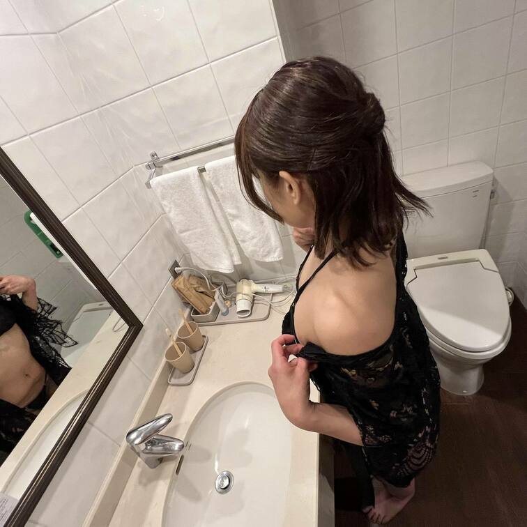 このぉ、、
黒いランジェリー、、
お気に入りなのぉ。。。