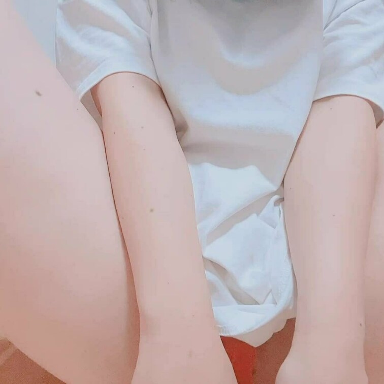 2日履いたTバックをプラン加入者さんへプレゼント🎁してみた///
こんなオマンコの匂いが付いたパンツ大丈夫だったかな？
