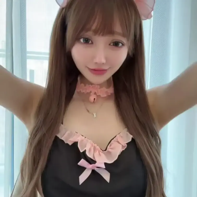♡メイドコス♡
おかえり、今日もお仕事お疲れ様🥹♡
ダーリンのためにコスプレしたみたの💕
ご飯作ったから一緒に食べ