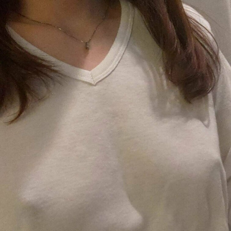 服の上からスリスリもみもみ♡