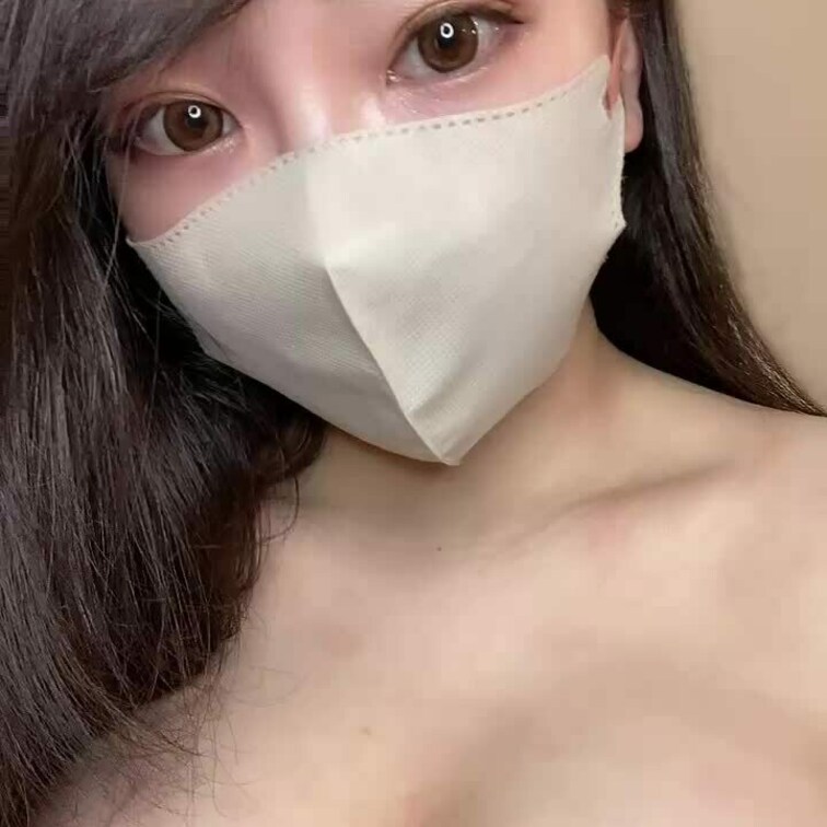 乳首みえちゃう💕