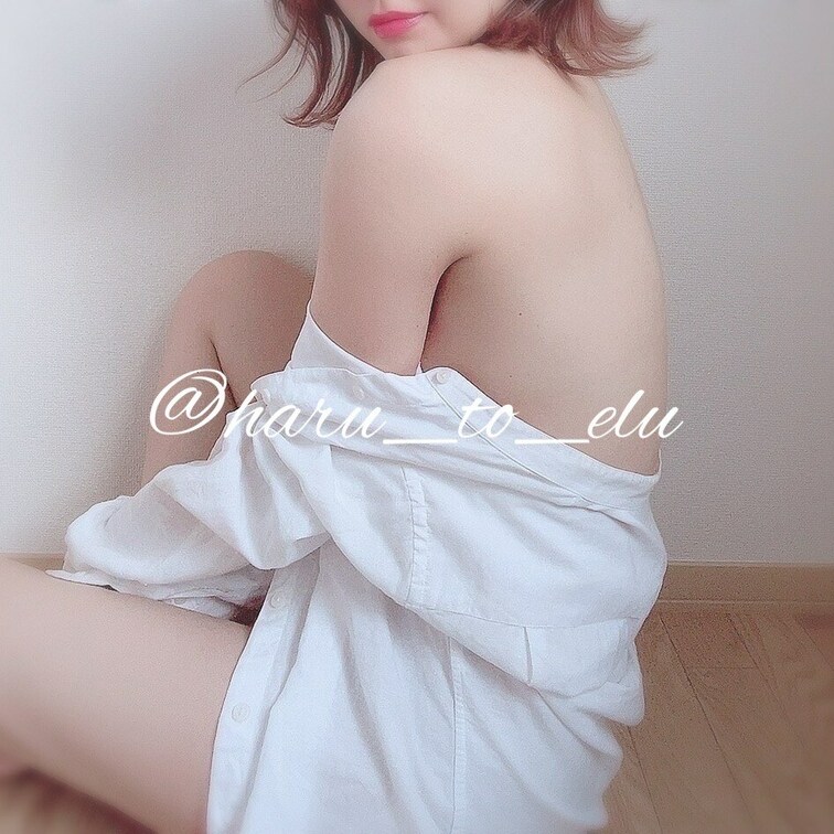 背中チラ見せ…♡
