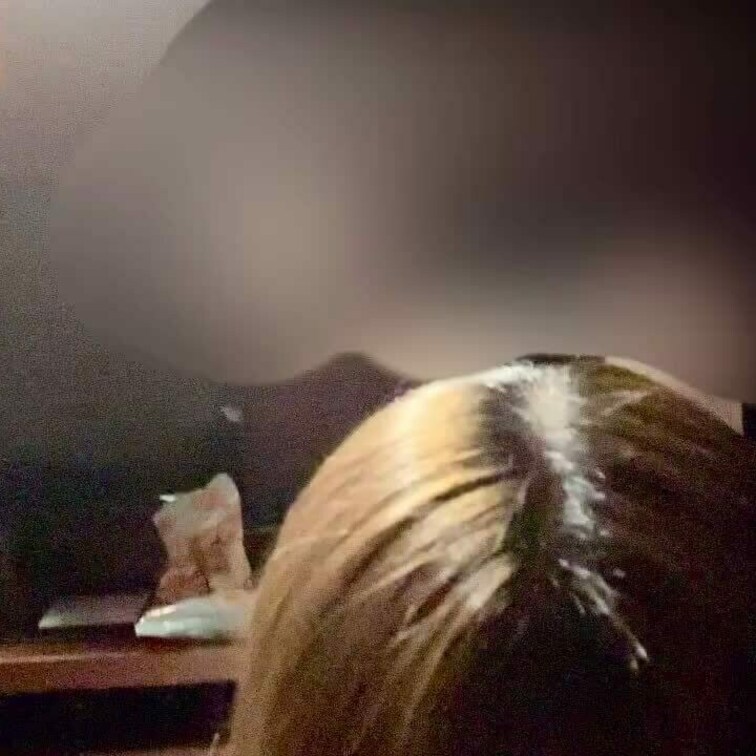 我慢できず、分け目に鼻をつけて嗅ぎました😃💓