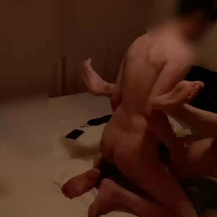 19歳長身スリム爽やか大学生と自宅SEX①