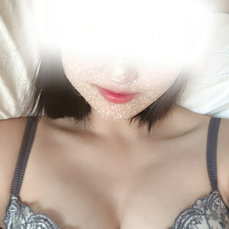 ちんちん立たせようと思って仕事中の彼氏に送りつけた写真
ほんとにたっちゃったみたいで可愛かった