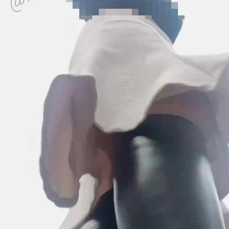 1人でこんなことして…皆さんによく見てもらえる様にお尻近付けたりしてます////💦
セルフ○○○ごっこしてるとムラムラ