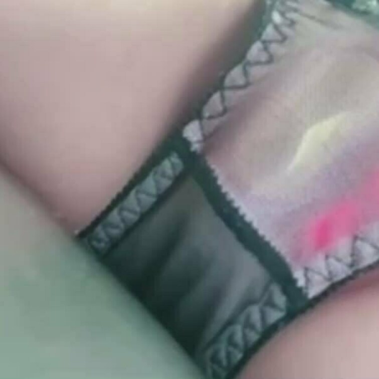 パンツ履いたまま
赤たら入れてみたよ🫶🏻💕︎︎