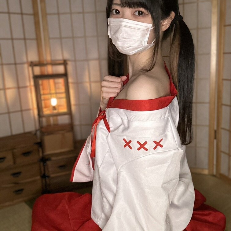 巫女ちゃん⛩️
個人的にお気に入りの１枚ですっ🐰💓

この続き、見たい？