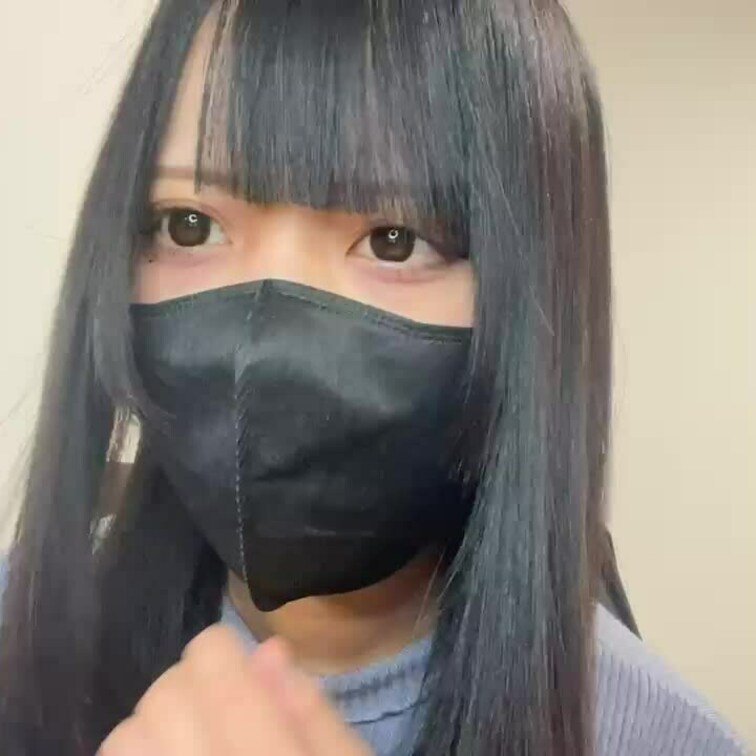【りん 18 歳】

りんさんのライブ配信動画です
生配信 だと、1 回の有料配信を視聴すると、おおよそ平均 5,