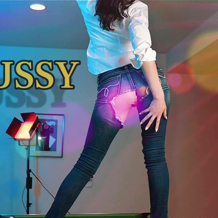【ジーンズ・MOUSSY】👖
他では観ることのできないジーンズ着衣フェチ向けの動画です🎥
①ジーンズ海で濡れグラビア