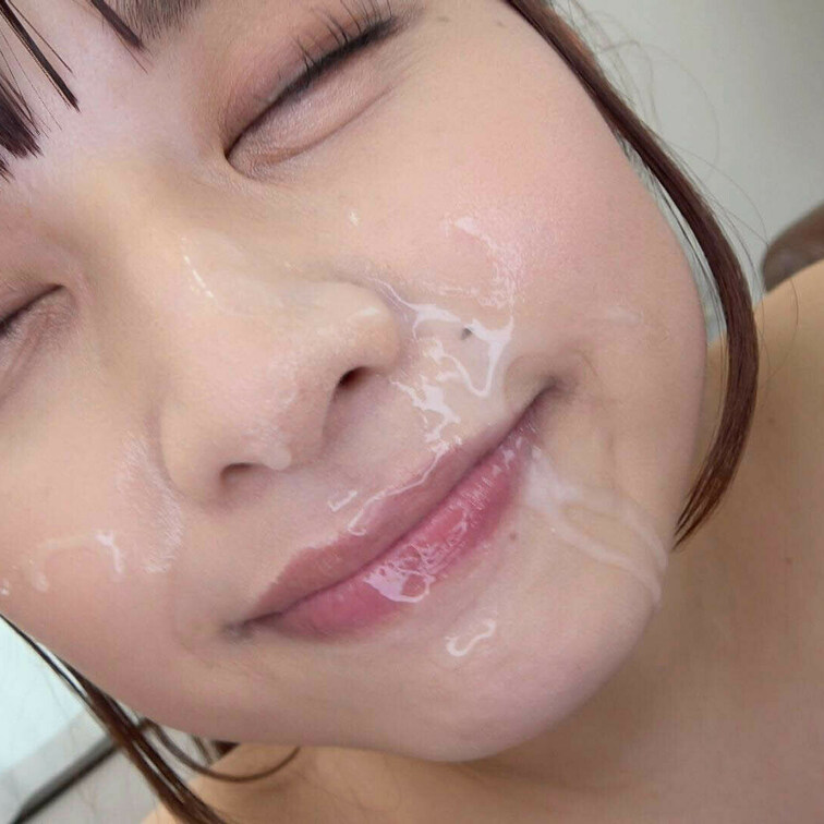 大量ザーメンぶっかけ顔射！／misono

顔面偏差SSS級のみ厳選！！濃密なフェラチオでギンギンになった肉棒から大