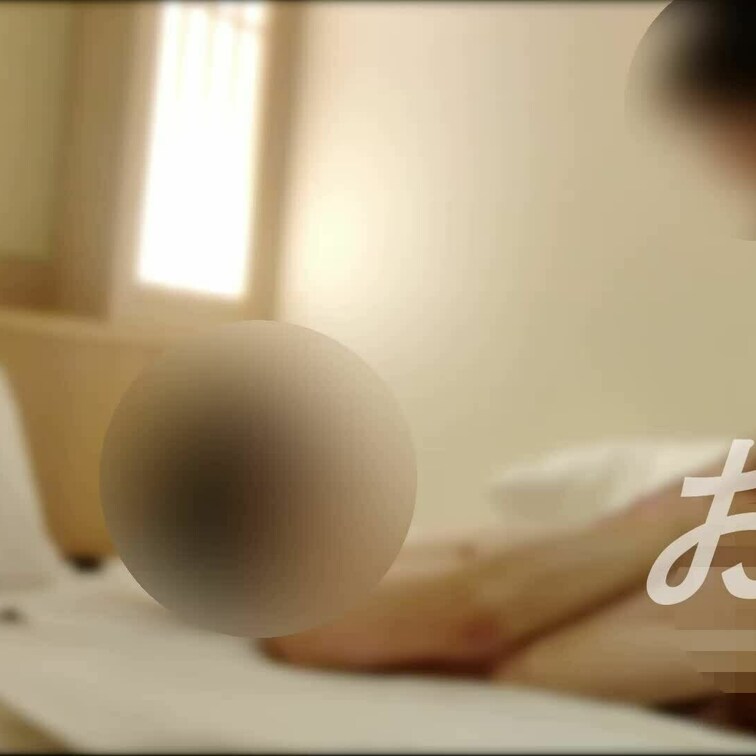 260 細身女子が初めてのハメ潮をがんばってごまかす様子です。

簡単にずっと中イキする子が騎乗位になった瞬間首を振